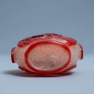 Een Chinese snuiffles in meerlagig rood en wit glas, 18e eeuw — foto 8