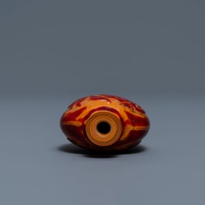 Een Chinese snuiffles in realgar glas, Keizerlijke Glasmanufactuur, Peking, 1730-1840 — foto 3