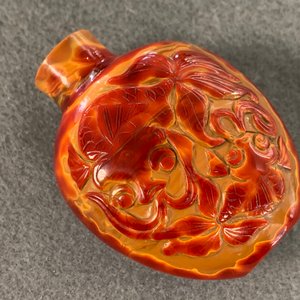 Een Chinese snuiffles in realgar glas, Keizerlijke Glasmanufactuur, Peking, 1730-1840 — foto 10