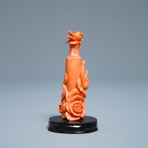 Een Chinese snuiffles in rood koraal met decor van rozen, 19/20e eeuw — foto 2