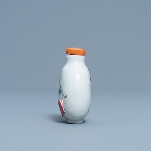 Een Chinese snuiffles met decor van sprinkhanen, Daoguang merk en periode — foto 4