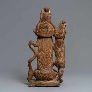 Een Chinese stenen groep van Guanyin met dienaar, Ming/Qing — foto 4