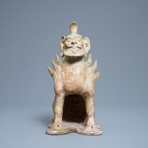 Een Chinese stro-glazuur aardewerken 'aardgeest', Sui (581-617) — foto 2