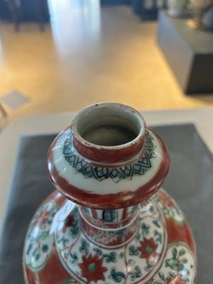Een Chinese Swatow kendi met ornamentaal decor, Ming — foto 17