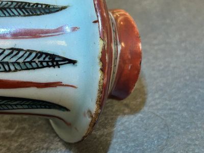 Een Chinese Swatow kendi met ornamentaal decor, Ming — foto 4