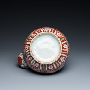 Een Chinese Swatow kendi met ornamentaal decor, Ming — foto 7