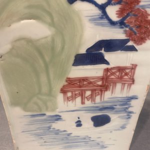 Een Chinese taps oplopende vierkante vaas met blauw-wit, celadon en koperrood decor, Kangxi — foto 57