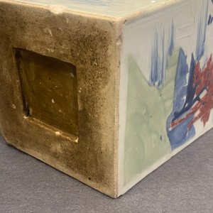Een Chinese taps oplopende vierkante vaas met blauw-wit, celadon en koperrood decor, Kangxi — foto 61