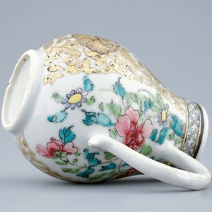 Een Chinese theebus en een dekselkannetje met verguld grisaille decor, Yongzheng, 1723-1735 — foto 5