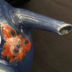 Een Chinese theepot met ijzerrood decor op bleu poudré fondkleur, Kangxi — foto 5