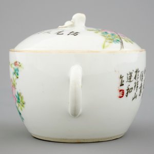 Een Chinese theepot met qianjiang cai decor, 19/20e eeuw — foto 2