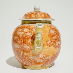 Een Chinese theepot op onderschotel met romantisch decor voor de Europese markt, Qianlong — foto 5