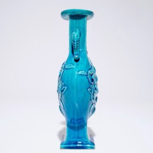 Een Chinese turquoise maanfles met reliëfdecor, 19/20e eeuw — foto 2