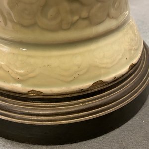 Een Chinese vaas met blauw-wit decor op sgraffito celadon fondkleur, Kangxi — foto 12
