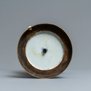 Een Chinese vaas met blauw-wit decor op sgraffito celadon fondkleur, Kangxi — foto 6