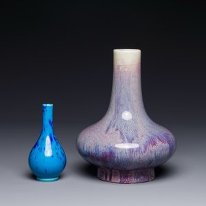 Een Chinese vaas met flambé glazuur en een vaas met blauwe spatten op turquoise fondkleur, Daoguang merk, 19/20e eeuw — foto 1