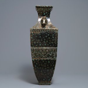 Een Chinese vaas met imitatie-bronzen glazuur, Qianlong merk, Republiek — foto 4