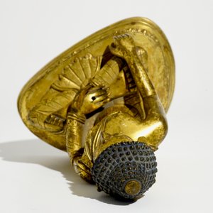 Een Chinese verguld bronzen Boeddha, 18/19e eeuw — foto 7