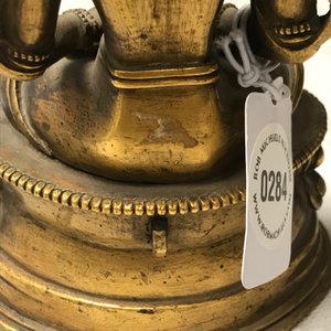 Een Chinese verguld bronzen figuur van Amitayus, 17/18e eeuw — foto 13