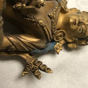 Een Chinese verguld bronzen figuur van Amitayus, 17/18e eeuw — foto 6