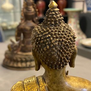 Een Chinese verguld bronzen figuur van Boeddha, 17e eeuw — foto 27