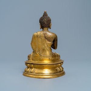 Een Chinese verguld bronzen figuur van Boeddha, 17e eeuw — foto 4
