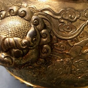 Een Chinese verguld bronzen wierookbrander met tempelleeuwen, Qianlong merk, 19/20e eeuw — foto 12