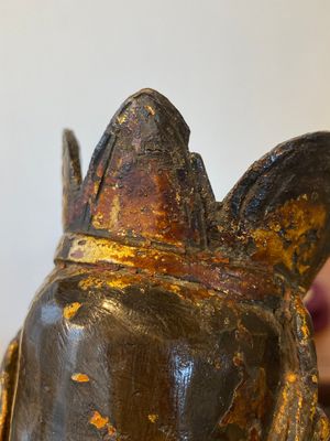 Een Chinese vergulde bronzen Boeddha met kroon, Ming — foto 13