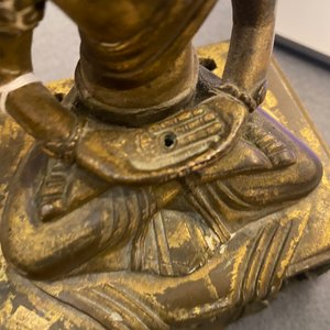 Een Chinese vergulde bronzen figuur van Boeddha Amitayus, Qianlong — foto 11