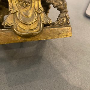 Een Chinese vergulde bronzen figuur van Boeddha Amitayus, Qianlong — foto 14