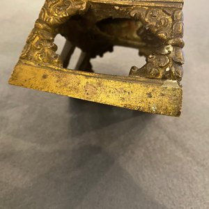 Een Chinese vergulde bronzen figuur van Boeddha Amitayus, Qianlong — foto 15