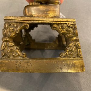 Een Chinese vergulde bronzen figuur van Boeddha Amitayus, Qianlong — foto 19