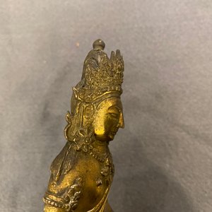 Een Chinese vergulde bronzen figuur van Boeddha Amitayus, Qianlong — foto 23