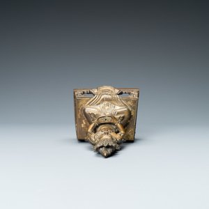 Een Chinese vergulde bronzen figuur van Boeddha Amitayus, Qianlong — foto 6