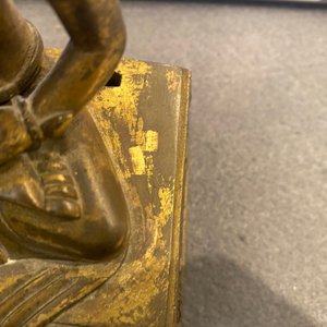 Een Chinese vergulde bronzen figuur van Boeddha Amitayus, Qianlong — foto 9