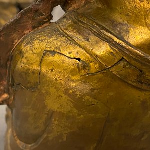 Een Chinese vergulde bronzen figuur van een zittende Boeddha, Ming — foto 31