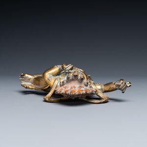 Een Chinese vergulde bronzen figuur van Mahakala, 18e eeuw — foto 6