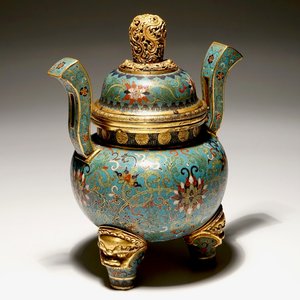 Een Chinese vergulde cloisonné wierookbrander met deksel, Qianlong merk, 19/20e eeuw — foto 1