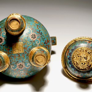 Een Chinese vergulde cloisonné wierookbrander met deksel, Qianlong merk, 19/20e eeuw — foto 8