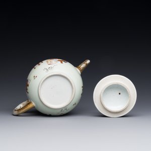 Een Chinese vergulde famille rose theepot, Yongzheng — foto 3
