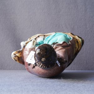 Een Chinese verte biscuit figuur van Boeddha op een rots, zegelmerk, Republiek — foto 15