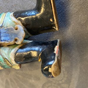 Een Chinese verte biscuit figuur van een Guandi, Kangxi — foto 22