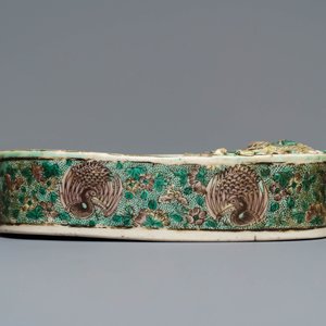 Een Chinese verte biscuit inktsteen met een draak en kraanvogels, Kangxi — foto 4