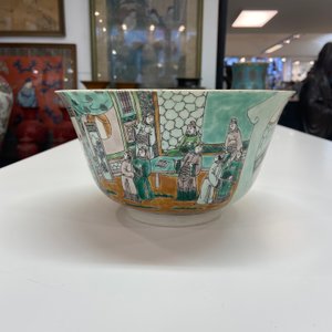 Een Chinese verte biscuit kom op houten sokkel, 19e eeuw — foto 9