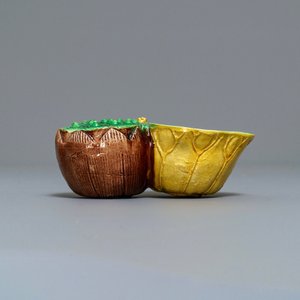 Een Chinese verte biscuit lotusvormige waterdruppelaar, Kangxi — foto 4