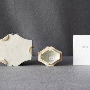Een Chinese verte biscuit theepot met deksel, Kangxi — foto 11