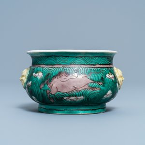 Een Chinese verte biscuit wierookbrander met paarden, Kangxi — foto 3