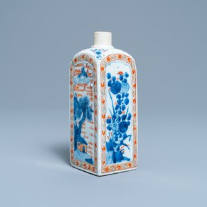 Een Chinese verte-Imari fles met florale en landschapspanelen, Kangxi — foto 1