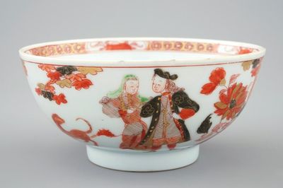 Een Chinese verte-Imari kom met decor van “Gouverneur Duff”, Yongzheng, ca. 1730