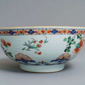 Een Chinese verte-Imari kom met floraal decor, Kangxi — foto 2